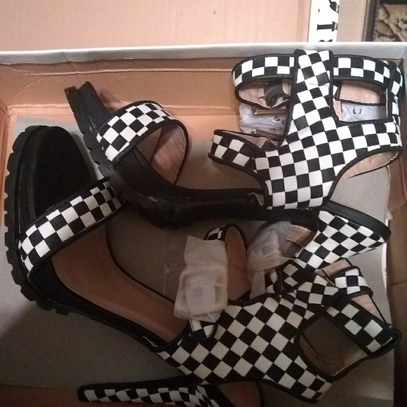 Shoes - Picture 2 of 4